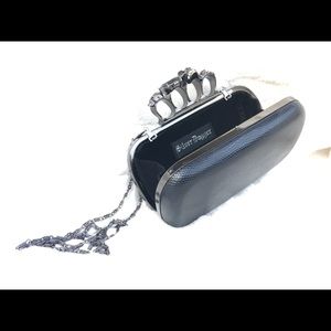 Silver Dagger metal finger clutch 7-1/2" x 4"